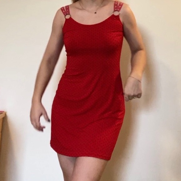 Red dress - Picture 2 of 4